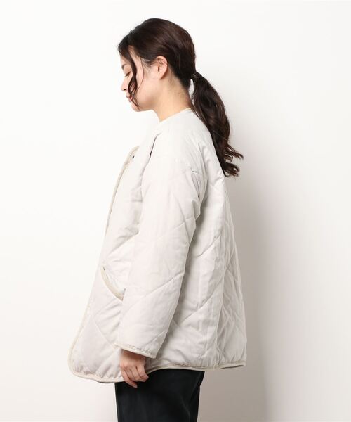 210nouve(トゥージュヌーブ)の「キルト×ボアリバーシブルジャケット(ノーカラージャケット・レディース・アイボリー/ライトカーキ/ベージュ/ブラック・FREE)」の7枚目の写真