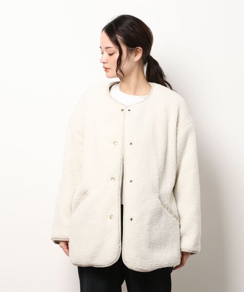 210nouve(トゥージュヌーブ)の「キルト×ボアリバーシブルジャケット(ノーカラージャケット・レディース・アイボリー/ライトカーキ/ベージュ/ブラック・FREE)」の5枚目の写真