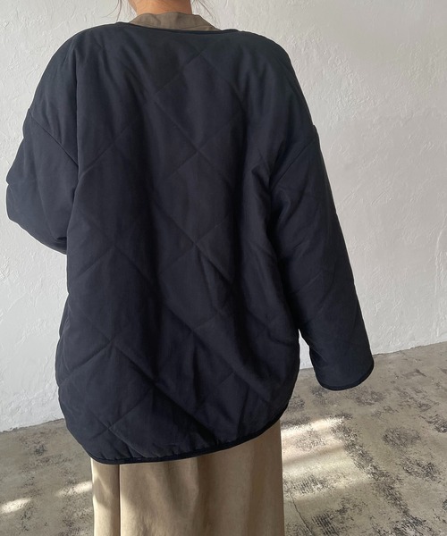 210nouve(トゥージュヌーブ)の「キルト×ボアリバーシブルジャケット(ノーカラージャケット・レディース・アイボリー/ライトカーキ/ベージュ/ブラック・FREE)」の9枚目の写真