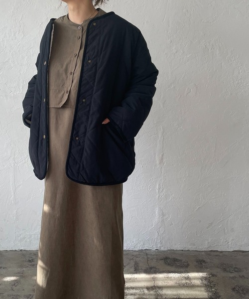 210nouve(トゥージュヌーブ)の「キルト×ボアリバーシブルジャケット(ノーカラージャケット・レディース・アイボリー/ライトカーキ/ベージュ/ブラック・FREE)」の10枚目の写真