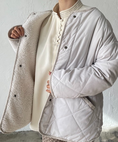 210nouve(トゥージュヌーブ)の「キルト×ボアリバーシブルジャケット(ノーカラージャケット・レディース・アイボリー/ライトカーキ/ベージュ/ブラック・FREE)」の21枚目の写真