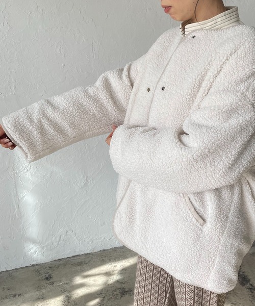 210nouve(トゥージュヌーブ)の「キルト×ボアリバーシブルジャケット(ノーカラージャケット・レディース・アイボリー/ライトカーキ/ベージュ/ブラック・FREE)」の14枚目の写真