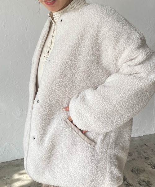 210nouve(トゥージュヌーブ)の「キルト×ボアリバーシブルジャケット(ノーカラージャケット・レディース・アイボリー/ライトカーキ/ベージュ/ブラック・FREE)」の13枚目の写真