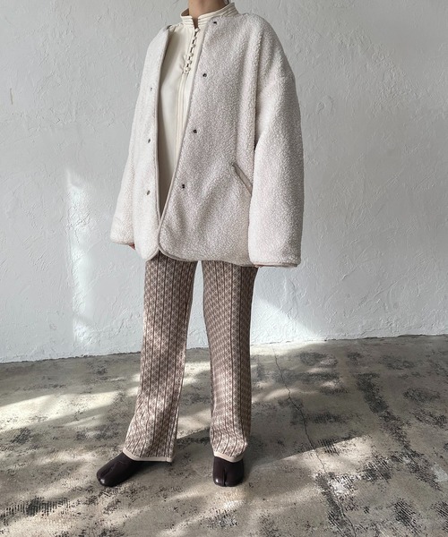 210nouve(トゥージュヌーブ)の「キルト×ボアリバーシブルジャケット(ノーカラージャケット・レディース・アイボリー/ライトカーキ/ベージュ/ブラック・FREE)」の17枚目の写真