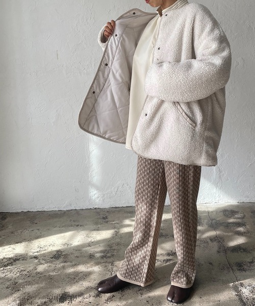 210nouve(トゥージュヌーブ)の「キルト×ボアリバーシブルジャケット(ノーカラージャケット・レディース・アイボリー/ライトカーキ/ベージュ/ブラック・FREE)」の18枚目の写真