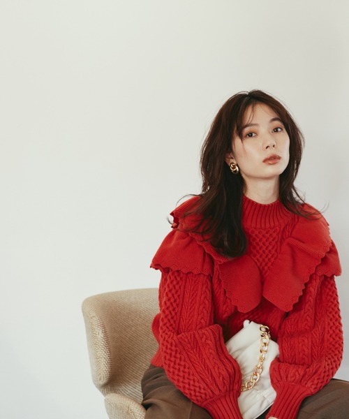 N.（N. Natural Beauty Basic）（エヌエヌナチュラルビューティーベーシック）の「◆フリル付ケーブルニット（ニット/セーター・レディース・レッド/オフホワイト/ライトブルーグレー・MEDIUM）」の3枚目の写真