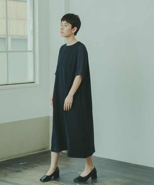 WHYTO.（ホワイト）の「「WHYTO. / ホワイト」シアースリーブタックドレス"Sheer Sleeve Tuck Dress"（ワンピース・レディース・ブラック/グレイッシュベージュ/ネイビー・38/36）」の6枚目の写真