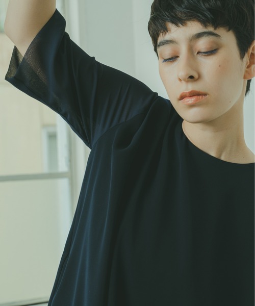 WHYTO.（ホワイト）の「「WHYTO. / ホワイト」シアースリーブタックドレス"Sheer Sleeve Tuck Dress"（ワンピース・レディース・ブラック/グレイッシュベージュ/ネイビー・38/36）」の8枚目の写真