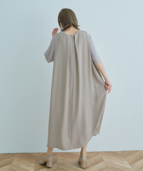 WHYTO.（ホワイト）の「「WHYTO. / ホワイト」シアースリーブタックドレス"Sheer Sleeve Tuck Dress"（ワンピース・レディース・ブラック/グレイッシュベージュ/ネイビー・38/36）」の11枚目の写真