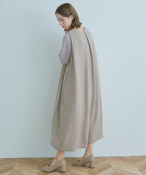 WHYTO.（ホワイト）の「「WHYTO. / ホワイト」シアースリーブタックドレス"Sheer Sleeve Tuck Dress"（ワンピース・レディース・ブラック/グレイッシュベージュ/ネイビー・38/36）」の12枚目の写真