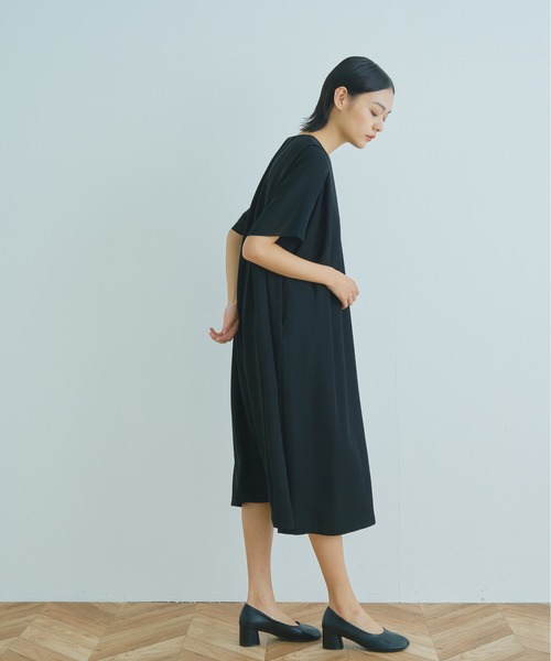 WHYTO.（ホワイト）の「「WHYTO. / ホワイト」シアースリーブタックドレス"Sheer Sleeve Tuck Dress"（ワンピース・レディース・ブラック/グレイッシュベージュ/ネイビー・38/36）」の14枚目の写真