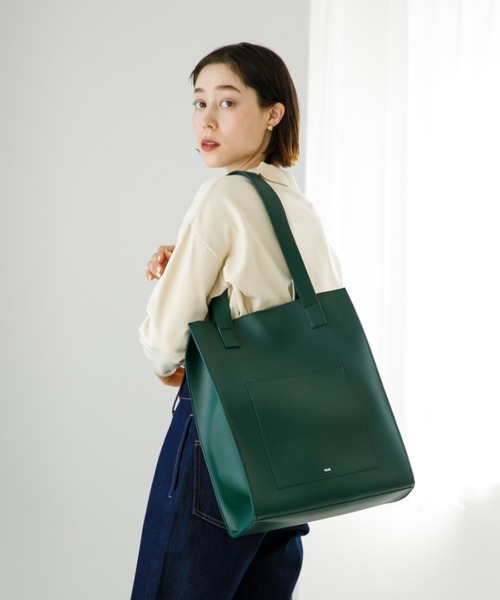 koe(コエ)の「フロントポケットスクエアトート*(トートバッグ・レディース・チャコールグレー/ブラック/グリーン/アイボリー/ライトブラウン/グレイッシュベージュ・FREE)」の6枚目の写真