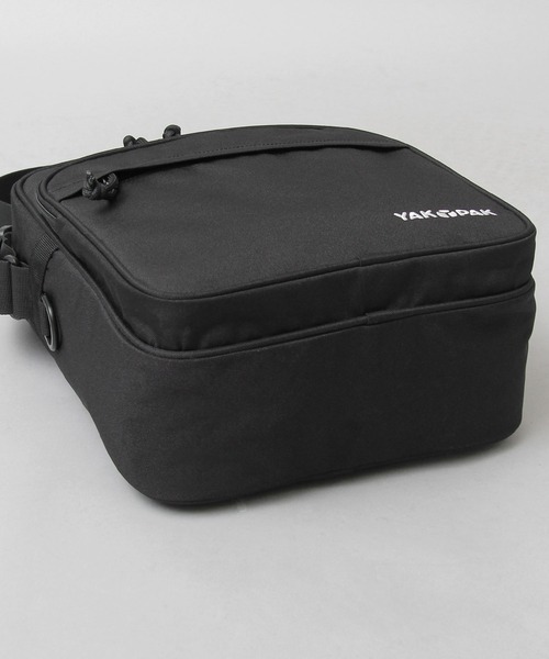 YAKPAK（ヤックパック）の「YAKPAK / ヤックパック / 撥水 600Dポリエステル / 縦型 ボックス ショルダーバッグ / white labela / ホワイトレーベル / BOX SHOULDER（ショルダーバッグ・メンズ・ブラック・FREE）」の6枚目の写真