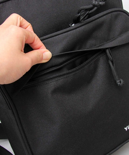 YAKPAK（ヤックパック）の「YAKPAK / ヤックパック / 撥水 600Dポリエステル / 縦型 ボックス ショルダーバッグ / white labela / ホワイトレーベル / BOX SHOULDER（ショルダーバッグ・メンズ・ブラック・FREE）」の15枚目の写真