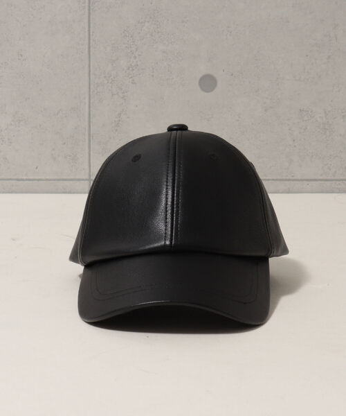 fredy emue(フレディエミュ)の「フェイクレザーCAP(キャップ・レディース・ブラック/ベージュ・FREE)」の16枚目の写真