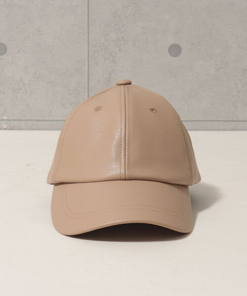 fredy emue(フレディエミュ)の「フェイクレザーCAP(キャップ・レディース・ブラック/ベージュ・FREE)」の14枚目の写真