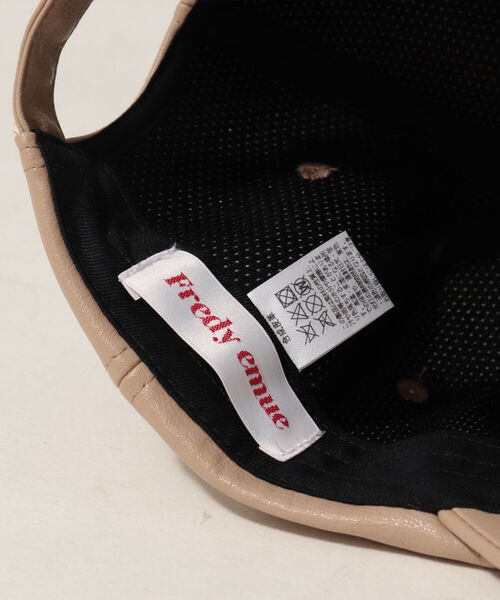 fredy emue(フレディエミュ)の「フェイクレザーCAP(キャップ・レディース・ブラック/ベージュ・FREE)」の19枚目の写真