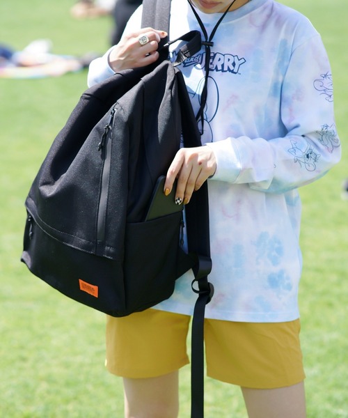 UNIVERSAL OVERALL（ユニバーサルオーバーオール）の「【UNIVERSAL OVERALL／ユニバーサルオーバーオール】11ポケットバックパック　VVUVO-003（バックパック/リュック・メンズ・ブラック/カーキ・FREE）」の4枚目の写真