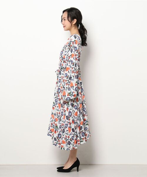 チャイハネ（チャイハネ）の「【チャイハネ】フラワープリントVネックワンピース（ワンピース・レディース・ホワイト/ブラック/グレー/ブルー・FREE）」の14枚目の写真