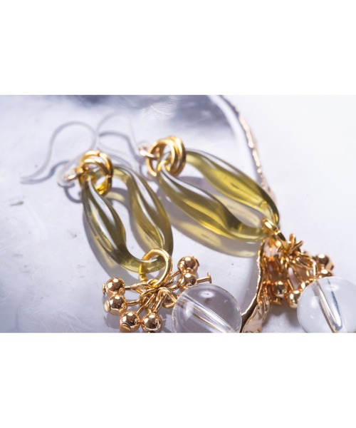 tone（トーン）の「【Astyle】カーキ×ゴールドクリアボール樹脂ピアス(MA)（ピアス（両耳用）・レディース・ゴールド・FREE）」の3枚目の写真