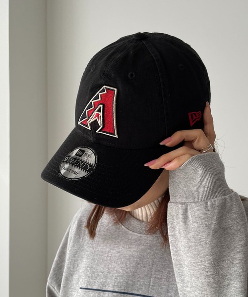 NEW ERA(ニューエラ)の「【NEW ERA】9TWENTYベースボールロゴキャップ(キャップ・レディース・ホワイト/チャコールグレー/ブラック/ネイビー/ブラック系その他/ブラック系その他2/ブラック系その他3/ブラック系その他4/パープル/ブラック系その他5/ブラック系その他7/ネイビー系2/レッド/ネイビー系1/ブラック系その他6/ブラック×グリーン/ブラック×レッド/グレー系その他/ダークグレー/ネイビー系3/ブラック×ゴールド/グレー系その他3/グレー系その他2/ネイビー系4/ライトブラック/ネイビー系5/ネイビー系6/エンジ/グリーン/ブラック×ベージュ/ネイビー系7/グレー系その他4・FREE)」の5枚目の写真