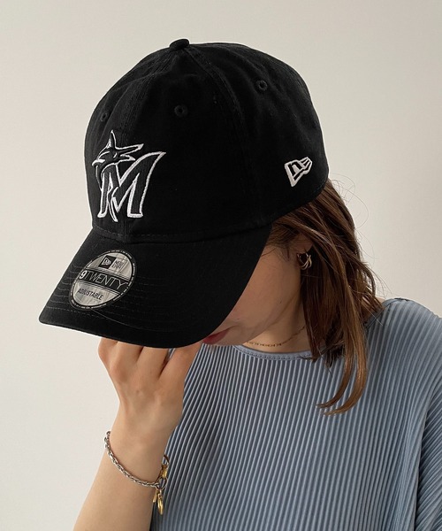 NEW ERA(ニューエラ)の「【NEW ERA】9TWENTYベースボールロゴキャップ(キャップ・レディース・ホワイト/チャコールグレー/ブラック/ネイビー/ブラック系その他/ブラック系その他2/ブラック系その他3/ブラック系その他4/パープル/ブラック系その他5/ブラック系その他7/ネイビー系2/レッド/ネイビー系1/ブラック系その他6/ブラック×グリーン/ブラック×レッド/グレー系その他/ダークグレー/ネイビー系3/ブラック×ゴールド/グレー系その他3/グレー系その他2/ネイビー系4/ライトブラック/ネイビー系5/ネイビー系6/エンジ/グリーン/ブラック×ベージュ/ネイビー系7/グレー系その他4・FREE)」の14枚目の写真