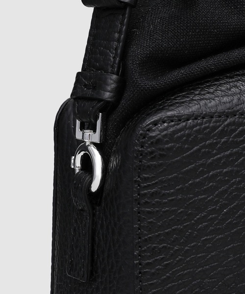 Maison Margiela（メゾンマルジェラ）の「SHOULDER BAG（ショルダーバッグ・メンズ・ブラック・FREE）」の4枚目の写真
