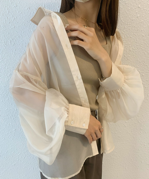 junoah(ジュノア)の「ボリュームスリーブシアーシャツ(シャツ/ブラウス・レディース・ブラック/ピンク/アイボリー/ブラウン/イエロー・MEDIUM/LARGE/SMALL)」の2枚目の写真