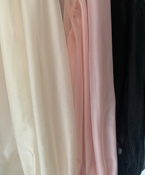 junoah(ジュノア)の「ボリュームスリーブシアーシャツ(シャツ/ブラウス・レディース・ブラック/ピンク/アイボリー/ブラウン/イエロー・MEDIUM/LARGE/SMALL)」の17枚目の写真