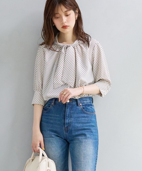 natural couture(ナチュラルクチュール)の「袖口パールノット結び6分袖ブラウス(シャツ/ブラウス・レディース・ラベンダー/サックスブルー/ピンクベージュ/その他2/その他1/オフホワイト・FREE)」の1枚目の写真