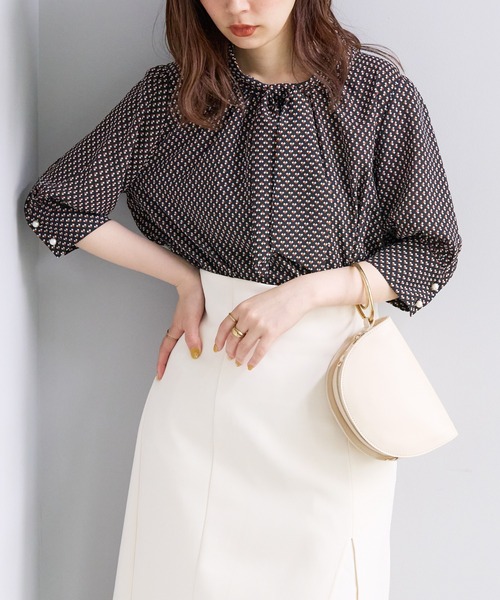 natural couture(ナチュラルクチュール)の「袖口パールノット結び6分袖ブラウス(シャツ/ブラウス・レディース・ラベンダー/サックスブルー/ピンクベージュ/その他2/その他1/オフホワイト・FREE)」の6枚目の写真