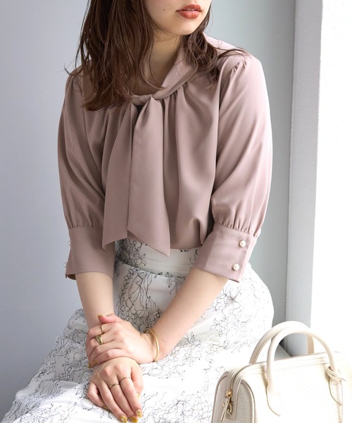 natural couture(ナチュラルクチュール)の「袖口パールノット結び6分袖ブラウス(シャツ/ブラウス・レディース・ラベンダー/サックスブルー/ピンクベージュ/その他2/その他1/オフホワイト・FREE)」の19枚目の写真