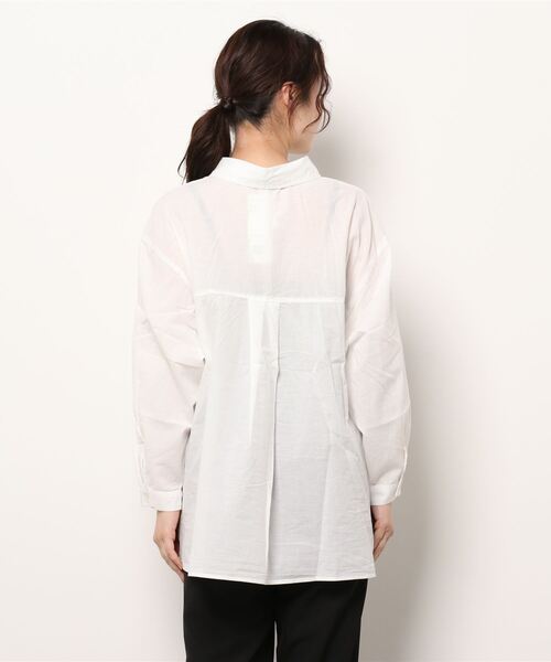 Samansa Mos2（サマンサ モスモス）の「コットンゆるシャツ（シャツ/ブラウス・レディース・オフホワイト/レッド/サックスブルー/ベージュ・ﾌﾘ-）」の5枚目の写真