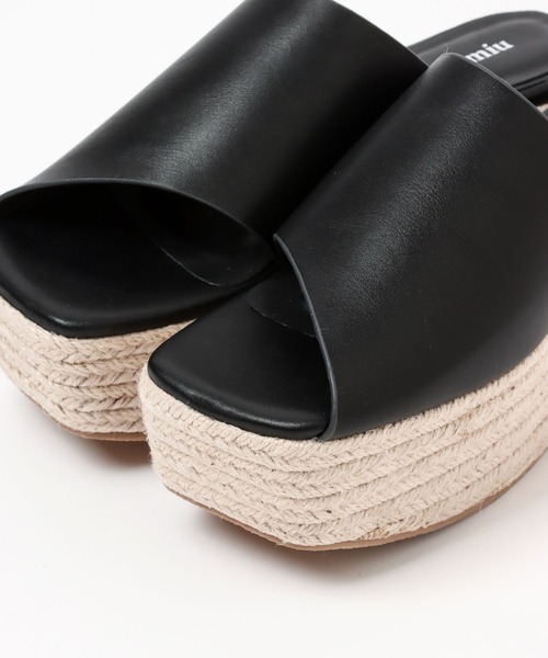 Andemiu（アンデミュウ）の「スクエアジュートサンダル299791（サンダル・レディース・ブラック/ホワイト・SMALL/MEDIUM/LARGE）」の10枚目の写真