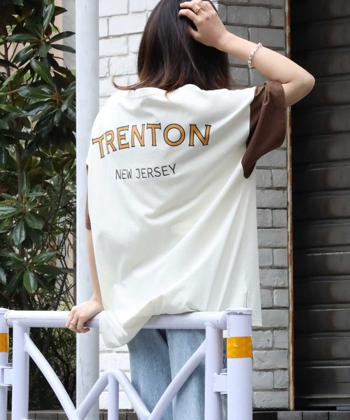 HONEYSUCKLE ROSE（ハニーサックルローズ）の「【HONEYSUCKLE ROSE】袖配色バックロゴＴシャツ（Tシャツ/カットソー・レディース・オフホワイト/グレー/ダークグレー・L/M）」の2枚目の写真