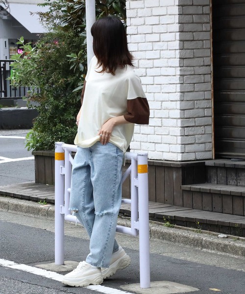 HONEYSUCKLE ROSE（ハニーサックルローズ）の「【HONEYSUCKLE ROSE】袖配色バックロゴＴシャツ（Tシャツ/カットソー・レディース・オフホワイト/グレー/ダークグレー・L/M）」の13枚目の写真