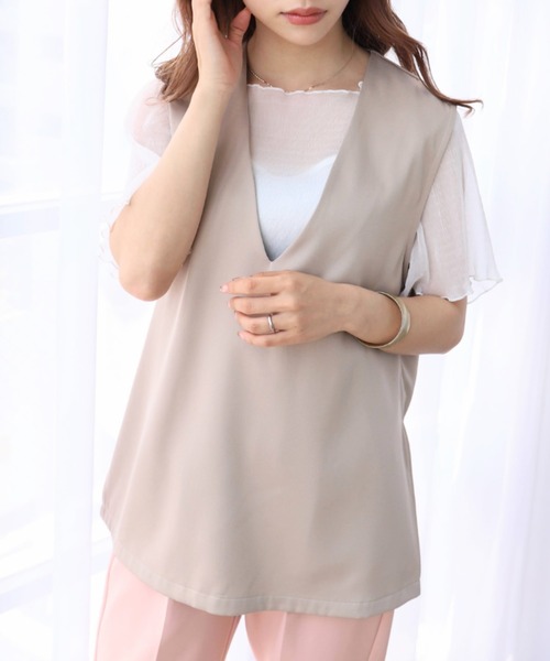 moment+（モーメントプラス）の「エステルストレッチサイドスリットVネックベスト（ベスト・レディース・ブラック/アイボリー/グレイッシュベージュ・M/L）」の4枚目の写真