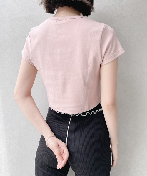 lilLilly（リルリリー）の「コンパクトロゴTシャツ（Tシャツ/カットソー・レディース・ホワイト/ブラック/ピンク/ブルー・FREE）」の15枚目の写真