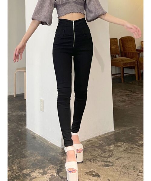 EMODA(エモダ)の「カーブラインジップハイウエストパギンス(デニムパンツ・レディース・ブラック/インディゴブルー・X-SMALL/SMALL/MEDIUM)」の5枚目の写真