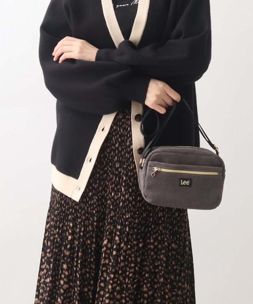 Lee(リー)の「◇【Lee別注】スクエアショルダーバッグ(ショルダー Lee(リー)の「◇【Lee別注】スクエアショルダーバッグ(ショルダー
