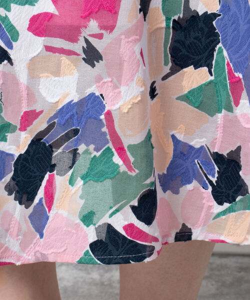 NOLLEY’S Sophi(ノーリーズソフィ)の「カットジャガードプリントスカート(スカート・レディース・ホワイト系その他4・38/36)」の3枚目の写真