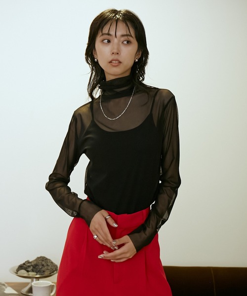 VACANCY(ヴァカンシー)の「シアータートルカラーインナー(Tシャツ/カットソー・レディース・ホワイト/ブラック/ブルー/グレイッシュベージュ・FREE)」の21枚目の写真