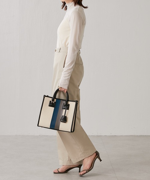 PAPILLONNER(パピヨネ)の「スクエアパイピングトート/Sサイズ/WEB限定(ハンドバッグ・レディース・ブラック/グレイッシュベージュ・FREE)」の14枚目の写真