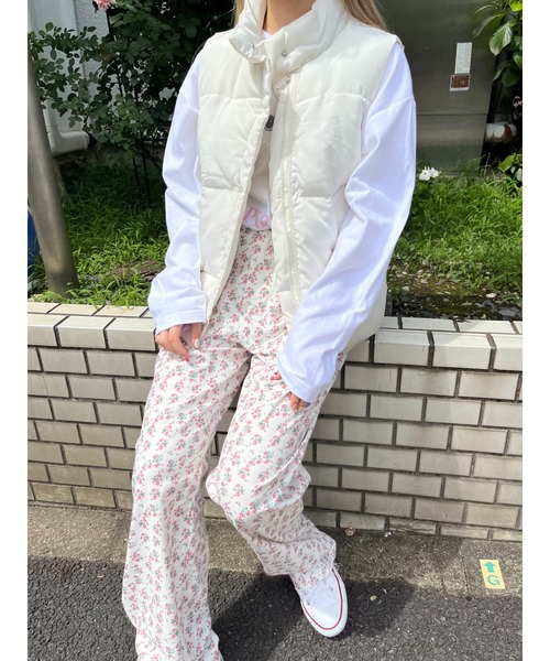 WC（ダブル シー）の「ダウンライクカラーベスト（ブルゾン・レディース・ホワイト/ブラック・FREE）」の4枚目の写真