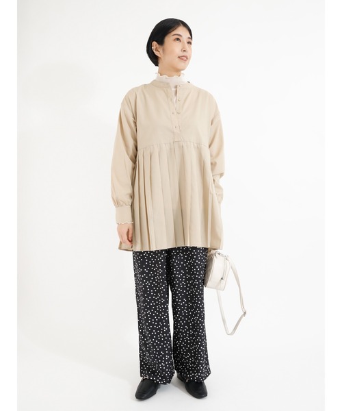 Lugnoncure（ルノンキュール）の「プリーツ切替ブラウス（シャツ/ブラウス・レディース・ベージュ/オフホワイト/ブラック・ﾌﾘ-）」の7枚目の写真
