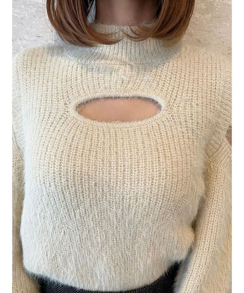 EATME（イートミー）の「ベルトオープンショルダーニットTOP