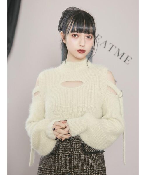 EATME（イートミー）の「ベルトオープンショルダーニットTOP