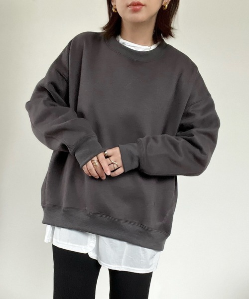 Fizz（フィズ）の「【maiko_wear × Fizz コラボ】　裏起毛オーバーサイジングクルーネックスウェット（トップス）」