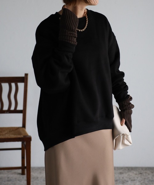 Fizz(フィズ)の「【maiko_wear × Fizz コラボ】 裏起毛オーバーサイジングクルーネックスウェット(スウェット・レディース・チャコール/グリーン/ブラック・M)」の5枚目の写真