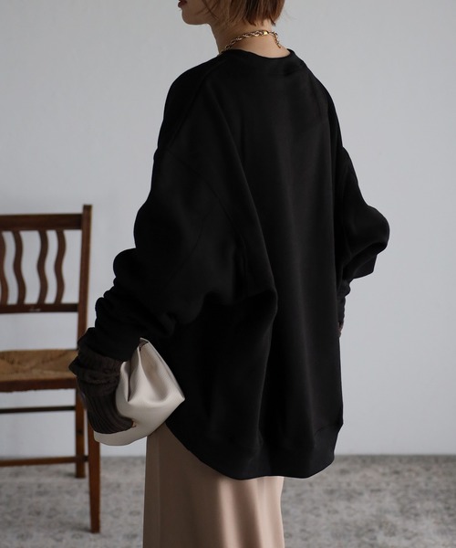 Fizz(フィズ)の「【maiko_wear × Fizz コラボ】 裏起毛オーバーサイジングクルーネックスウェット(スウェット・レディース・チャコール/グリーン/ブラック・M)」の7枚目の写真